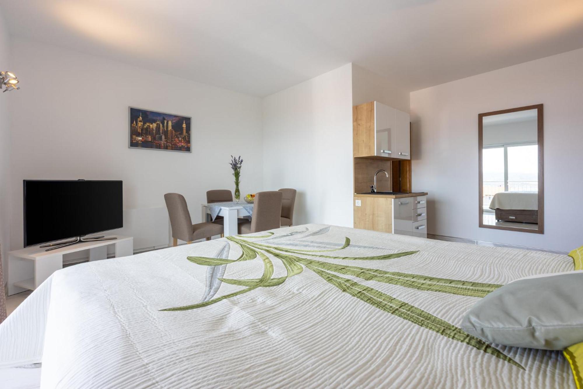Apartments Sunshine D Crikvenica Exterior photo